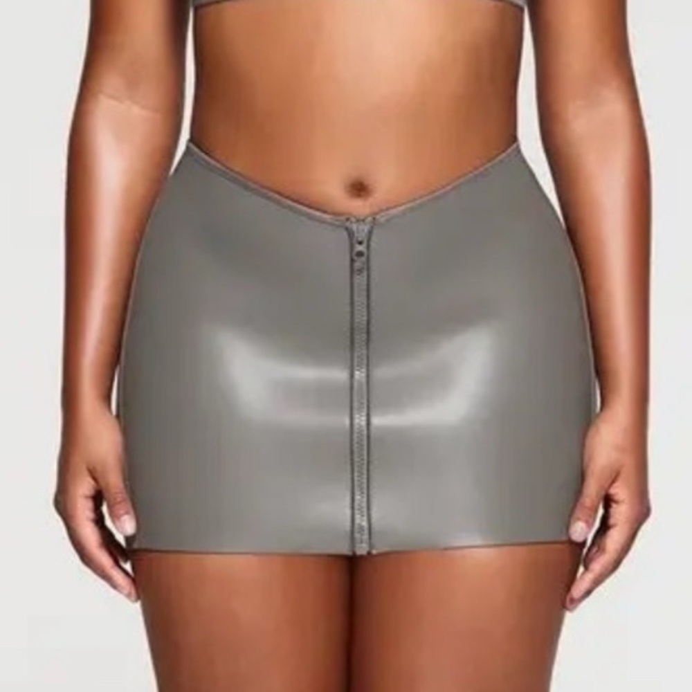 Skims Rubberized Scuba Swim Mini Skirt in Gray Chalk